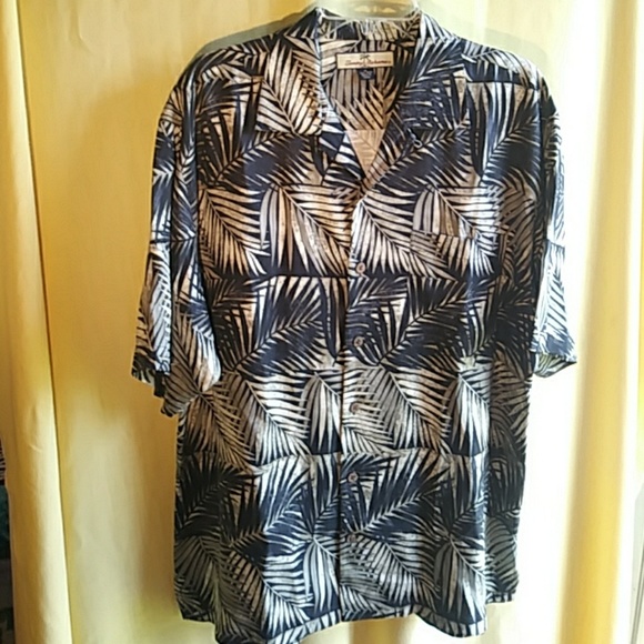 Tommy Bahama Other - ♥️2 for $20♥️ Tommy Bahamas Hawaiian shirt, sz M